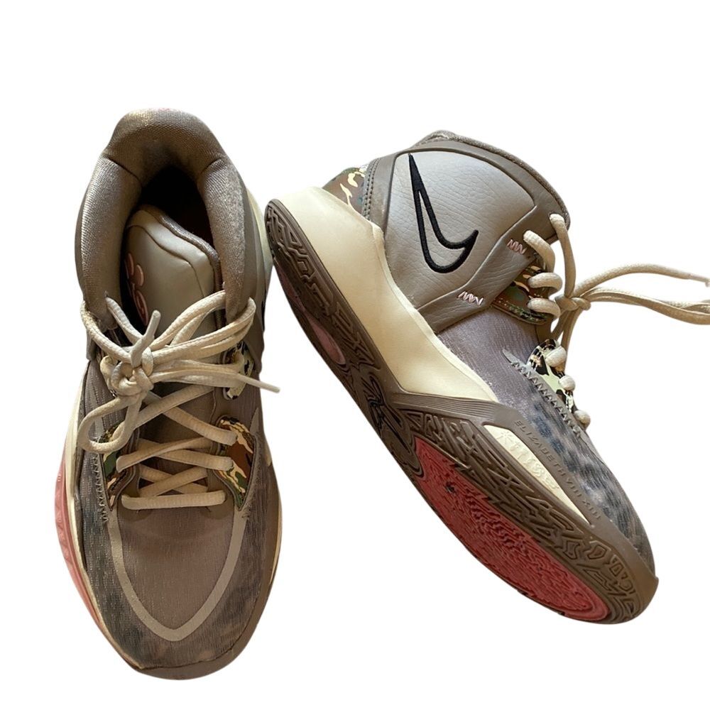 Nike Kyrie Infinity GS Basketball Shoes Youth Size 4 Camo Leopard‎ Iron Ore